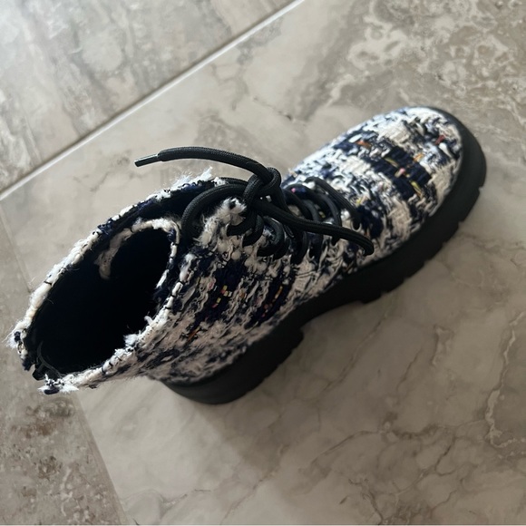 Aqua Sarge Navy Tweed Lace-Up Platform Ankle Boots, Size 8 New in Box